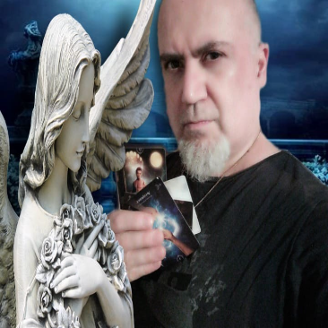 Alex Daniels – Psychic Advisor