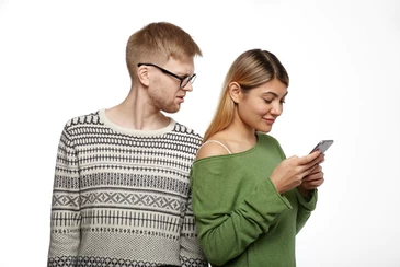 8 Signs Your Boyfriend is Jealous